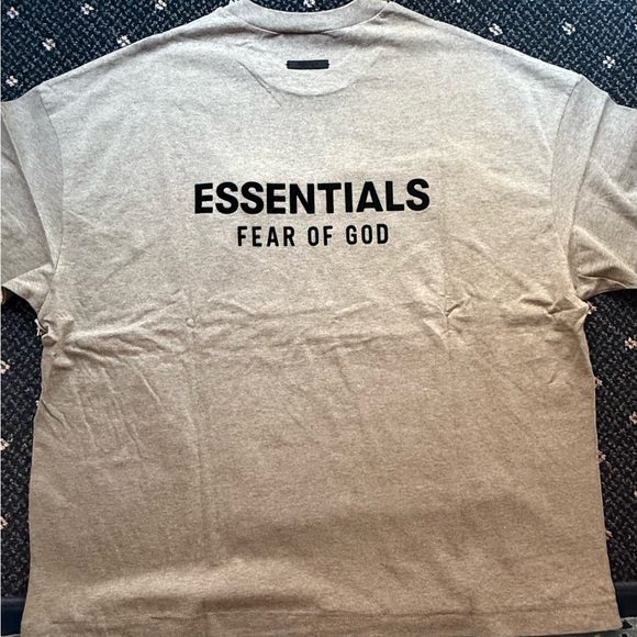 Essential Fear of God Heather Grey T-Shirt (XL) - Picture 6 of 9